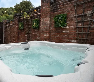 Ironbridge Riverside Hot Tub Retreat, Ironbridge